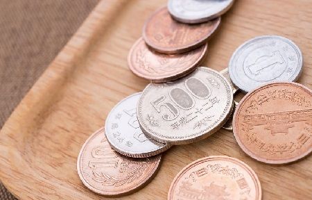 日経新聞に180円払う